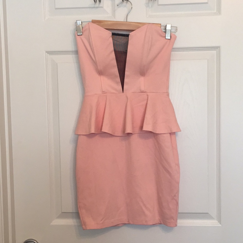 Deep V Strapless Bodycon Peplum Dress